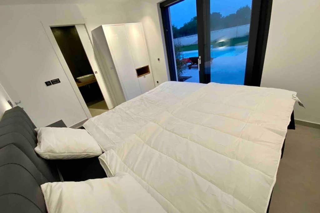 Villa Eni Medulin Sisan Heated Pool מראה חיצוני תמונה